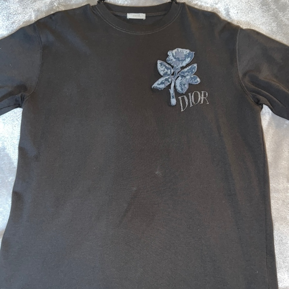 T shirt slightly worn
